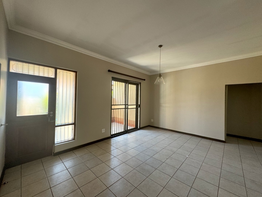 To Let 3 Bedroom Property for Rent in Xanadu North West